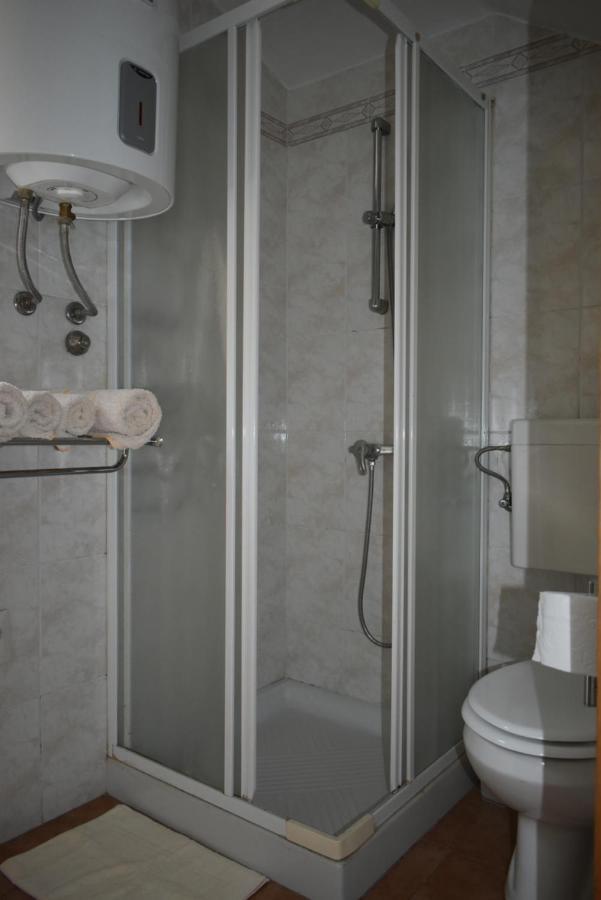 Studio Max With Parking Rovinj Exterior foto